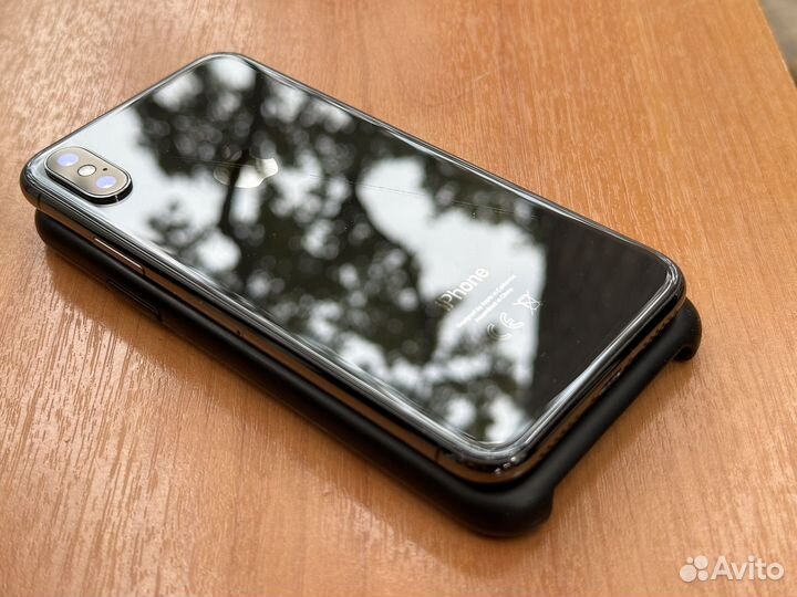 iPhone X, 64 ГБ