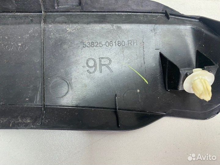Накладка крыла передняя правая Toyota Camry