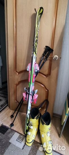 Горные лыжи и ботинки