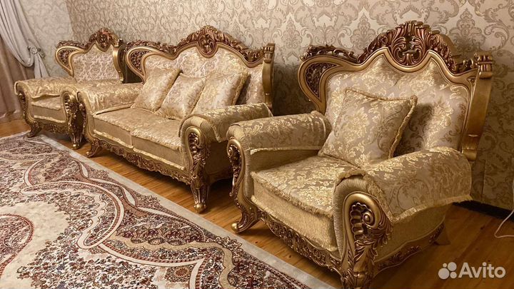 Диван с креслами