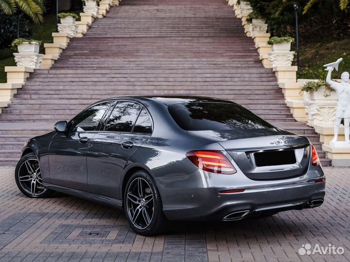 Аренда авто Mercedes E200 - без лимита пробега