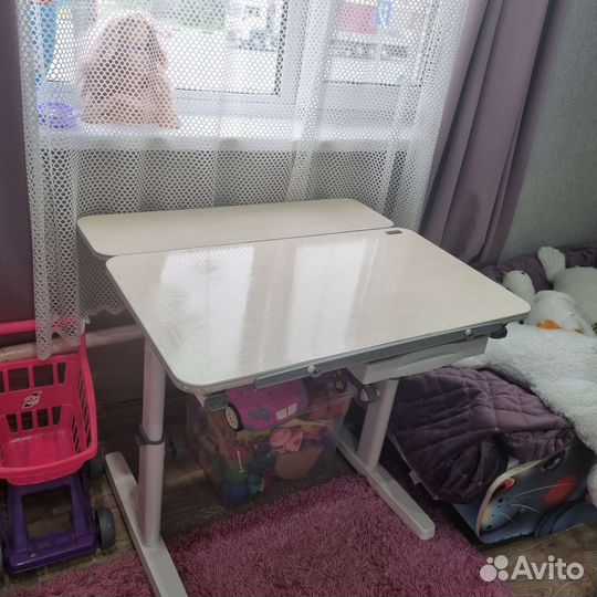 Письменный стол. Парта