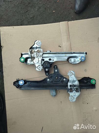 Оригинальный стеклоподъёмник Nissan Sentra