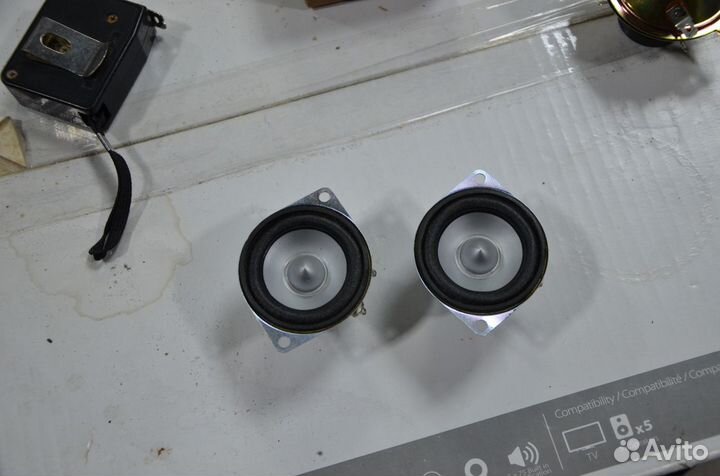 Динамики JBL 2