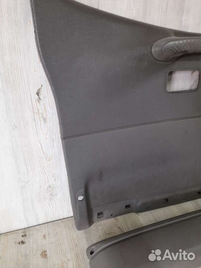 Обшивка двери левая Ford Transit 94-00