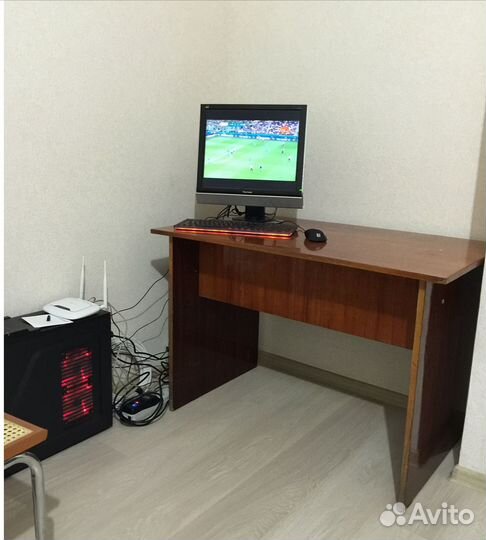 Компьютерный стол