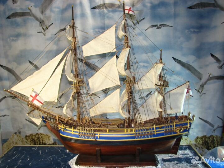 Памяти Марлона Брандо модель парусника Баунти
