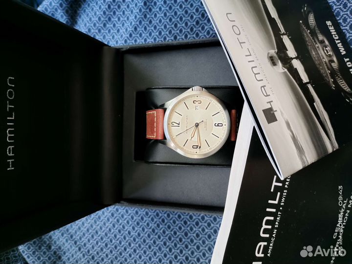 Часы Hamilton Avion