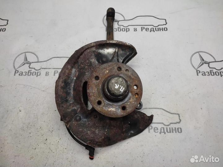 Кулак поворотный передний правый w208 CLK-class