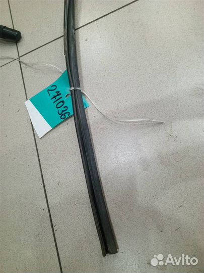 Уплотнитель стекла двери передней левой Chevrolet