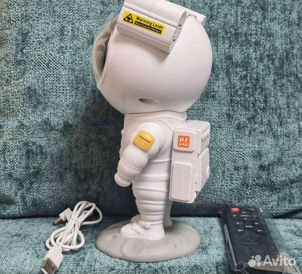 Проектор звездного неба космонавт