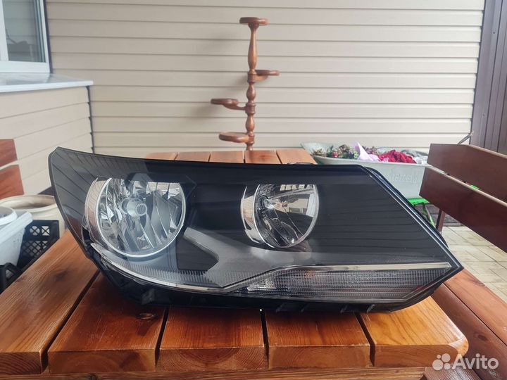 Фара передняя правая Volkswagen Tiguan 1 5n1941006