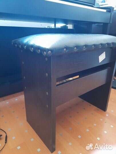 Банкетка для фортепиано