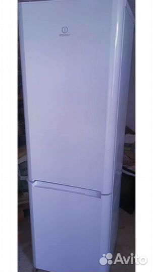 Холодильник indesit