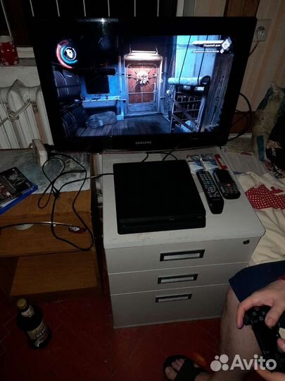 Продам ps 4 за 25 к. Небольшой торг уместен