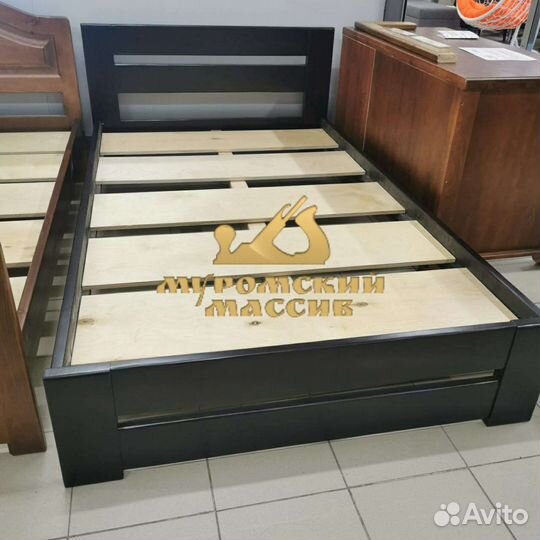 Кровать из массива дерева Ретро