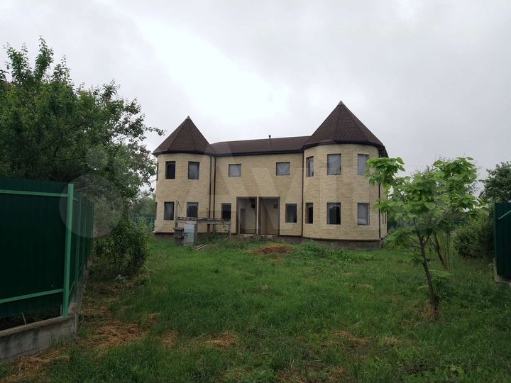 Дом 175 м² на участке 9 сот.