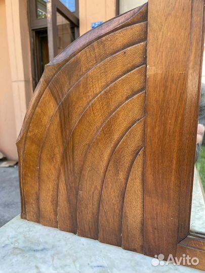 Старинная тумба 