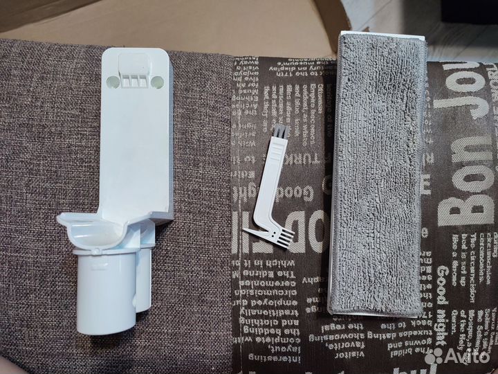 Щëтка и кронштейн для пылесоса Polaris