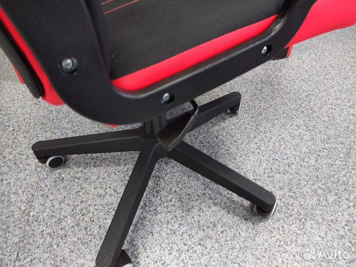 Игровое кресло Bloody Черно-красное