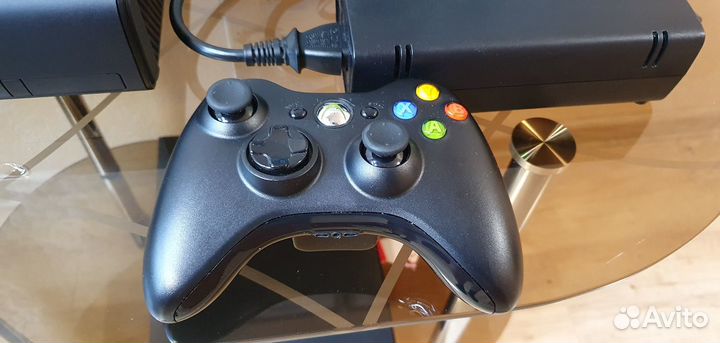Xbox 360E с играми в комплекте
