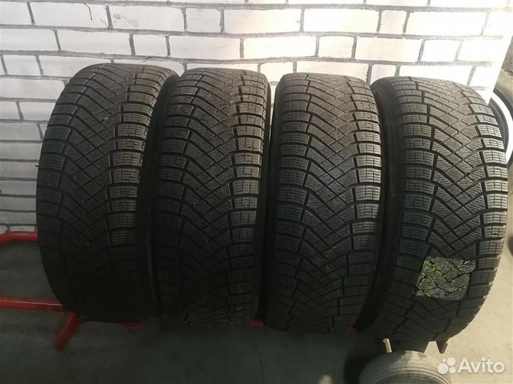 Pirelli Ice Zero FR 235/55 R18 104T