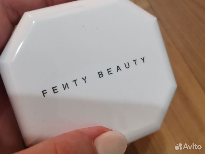 Пудра Fenty Beauty