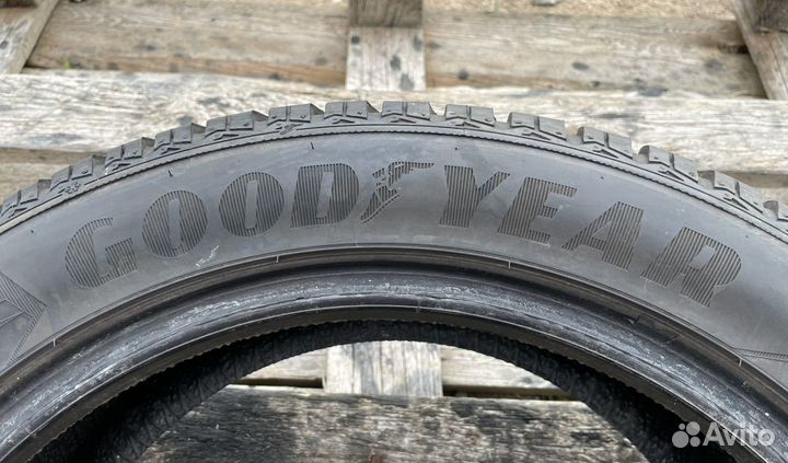Goodyear UltraGrip 8 Performance 225/50 R17