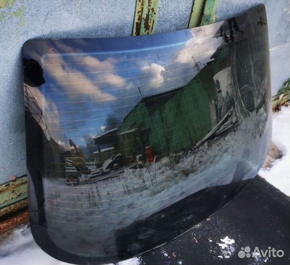 Заднее стекло Мерседес w211