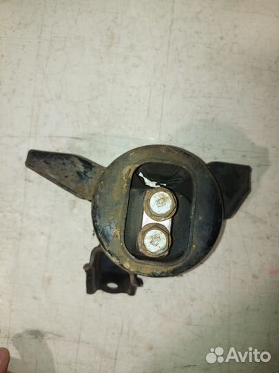 Опора двигателя левая Hyundai ix35