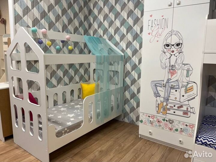 Детская кровать домик новая