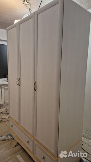 Шкаф для одежды бу