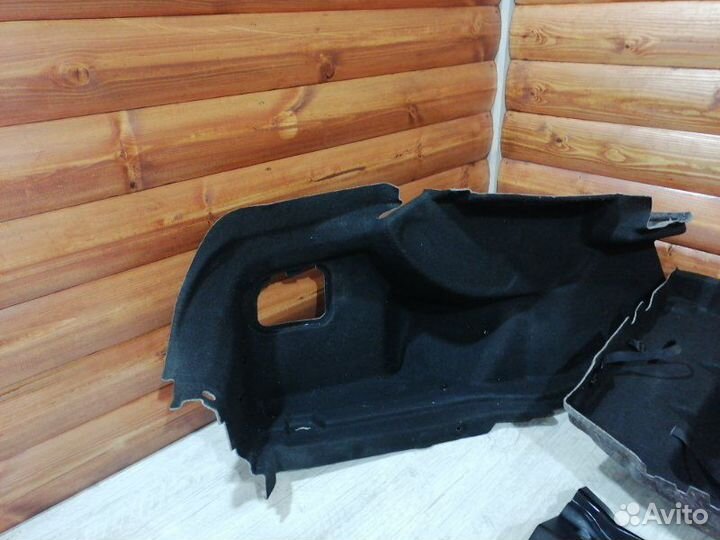 Обшивка багажника Mercedes W213 2.0D 2017