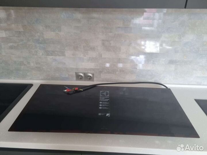 Варочная панель Electrolux EHL99740FK индукционная