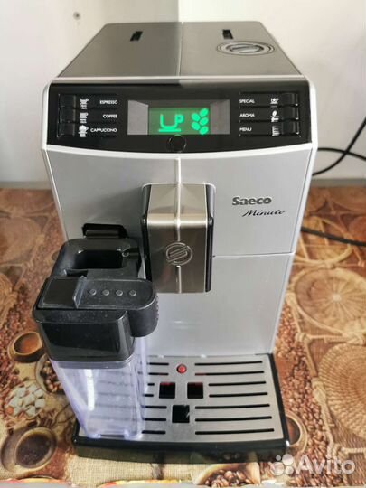 Кофемашина Saeco Minuto HD8763