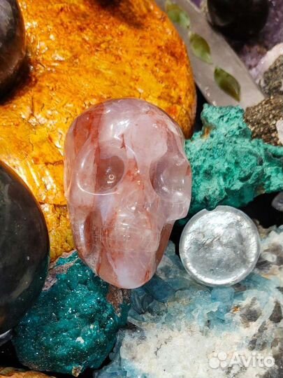 Минералы Урала, шкатулки, подсвечники и ножи