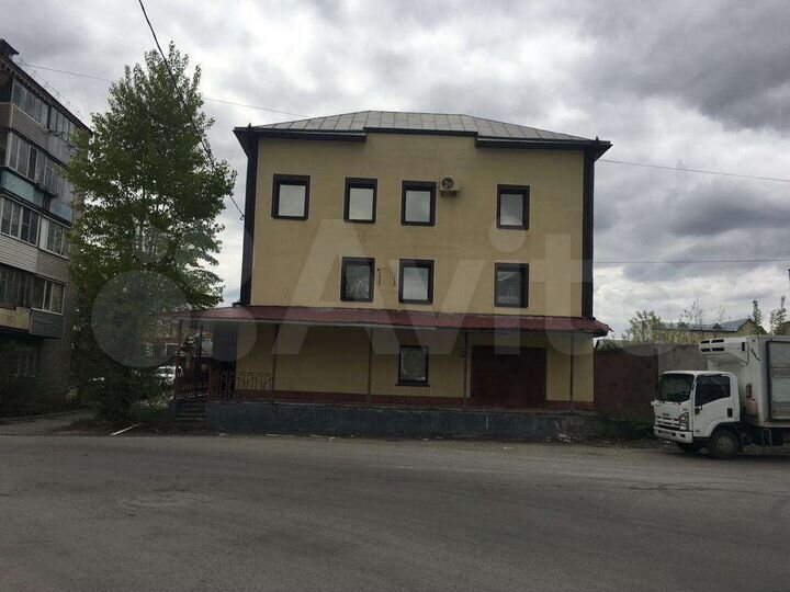 Здание, 300 м²