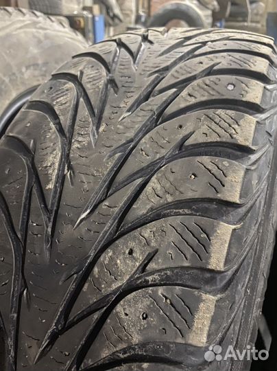 Yokohama A008 235/60 R18 26L