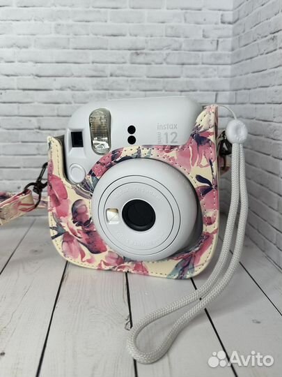 Фотоаппарат instax mini 12 белый