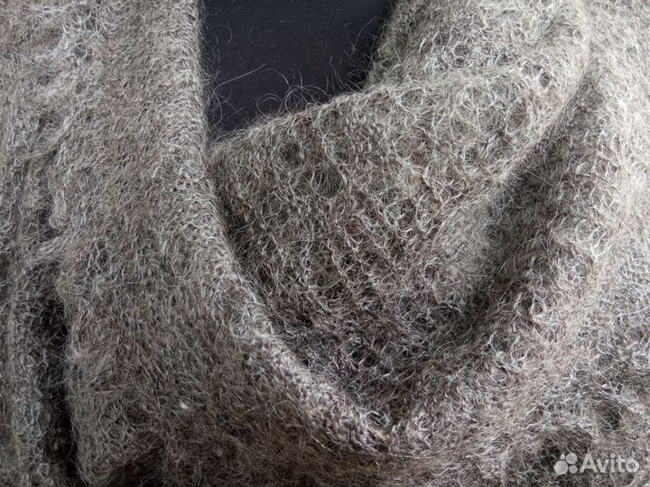 Шаль пуховая ручной вязки 