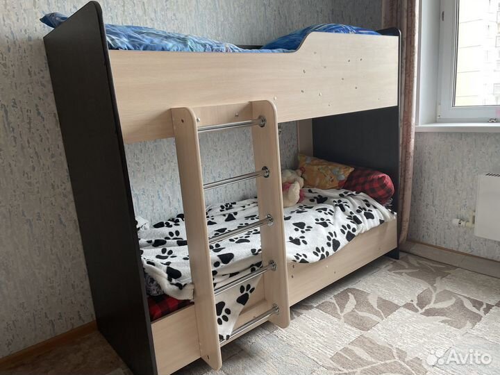 Двухъярусная кровать бу с матрасами