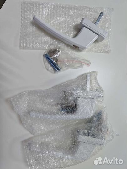 Ручка оконная с замком для безопасности