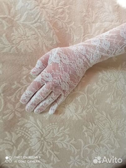 Перчатки кружевные длинные белые