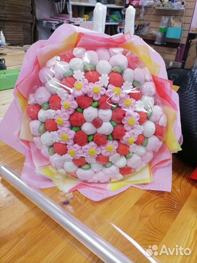 Сладкий свежий букет из суфле и мармелада, набор