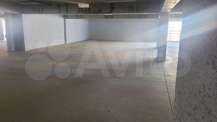 Машиноместо, 28 м²