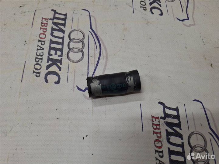 Шланг системы охлаждения Audi Q7 2005