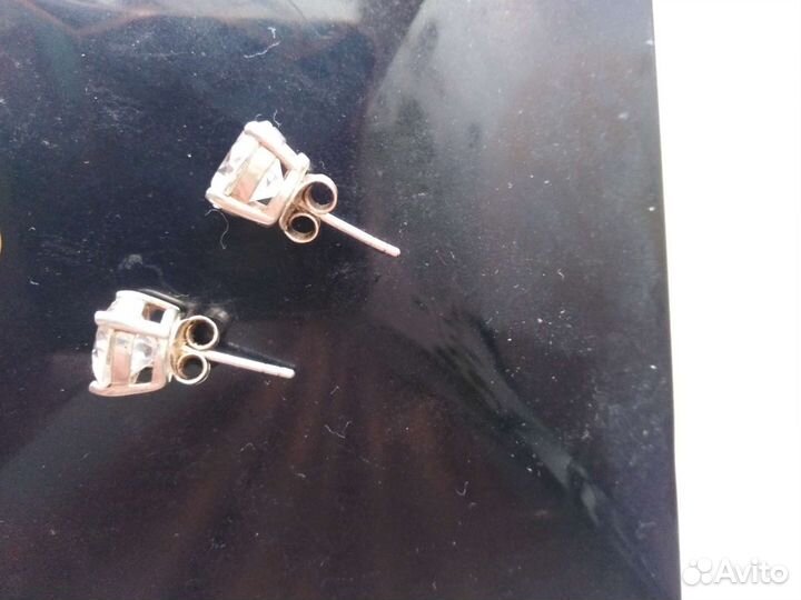 Серебряные серьги 2шт