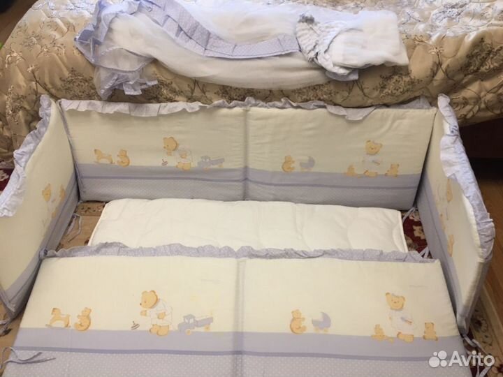 Комплект в детскую кроватку Perina