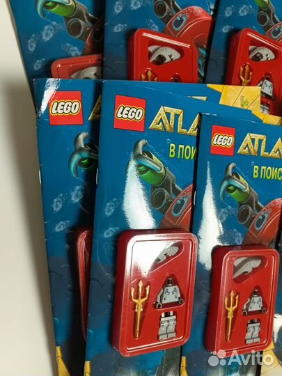 Журнал Лего Атлантис. Фигурка Lego кальмар, акула
