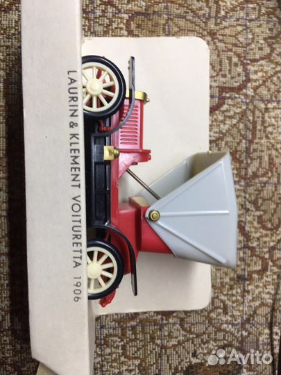 Модель автомобиля ретро